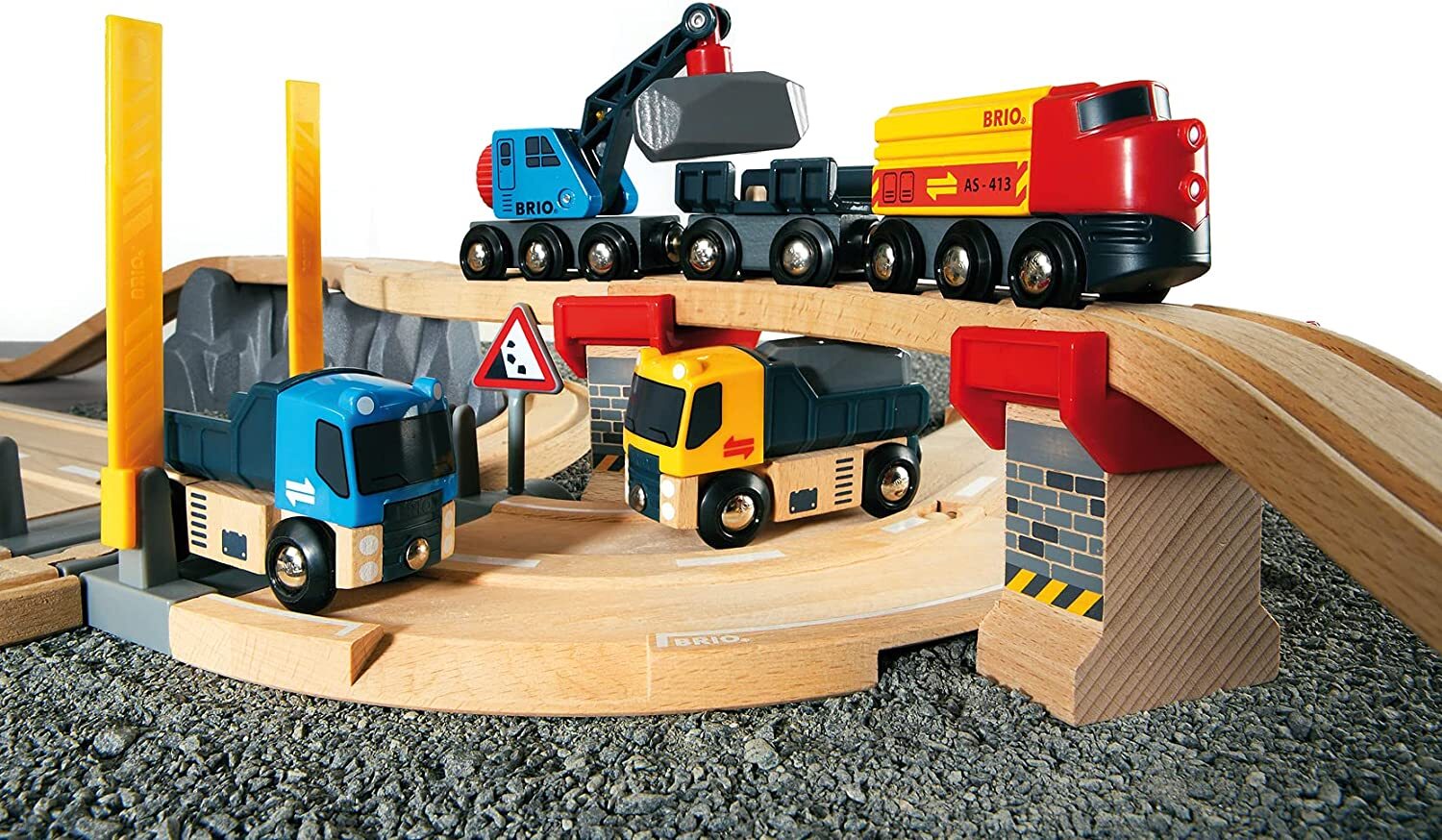 BRIO Rail & Road Loading Set 32 pieces