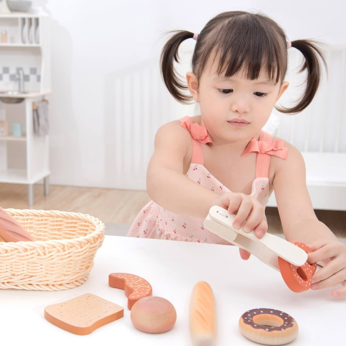 New Classic Toys Bread Basket