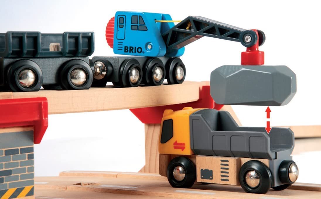 BRIO Rail & Road Loading Set 32 pieces