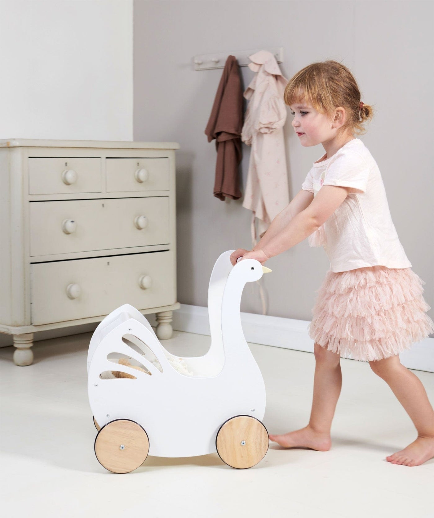 Tender Leaf Toys Dolls and Accessories Tender Leaf Sweet Swan Pram