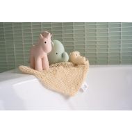 Tikiri Marshmallow Rubber Animal Teether and Bath Set