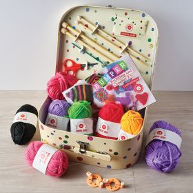 Buttonbag Bumper Knitting & Crochet Suitcase